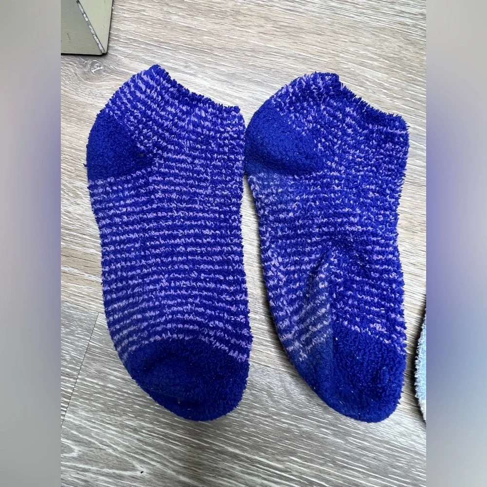 Set of 2 - Fuzzy Ankle Socks
